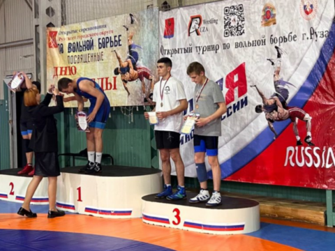 Ученики спортивной школы «Руза» собрали почти все золото открытого турнира по вольной борьбе Новости Рузы 